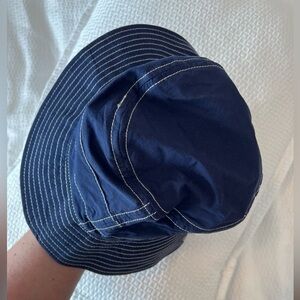 Madewell Contrast-Stitch Bucket Hat